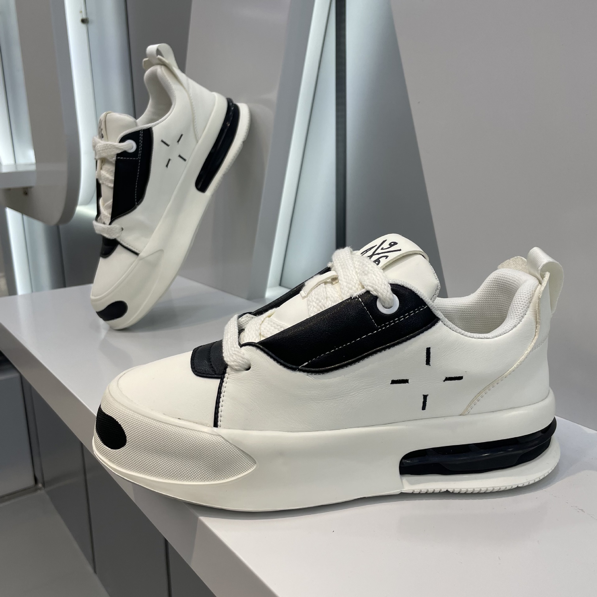 Ddmybear Board Autumn 2024 New Leather Breathable White Thick Sole Height Increasing Casual Trend Men's Shoes Chinese Brand Shoes F915-179