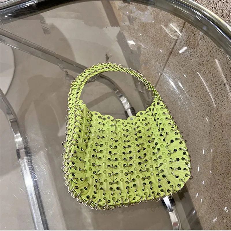 Womens y bag ner handbag trend metal chain hollow evening clutch womens shoulder wedding party 240913