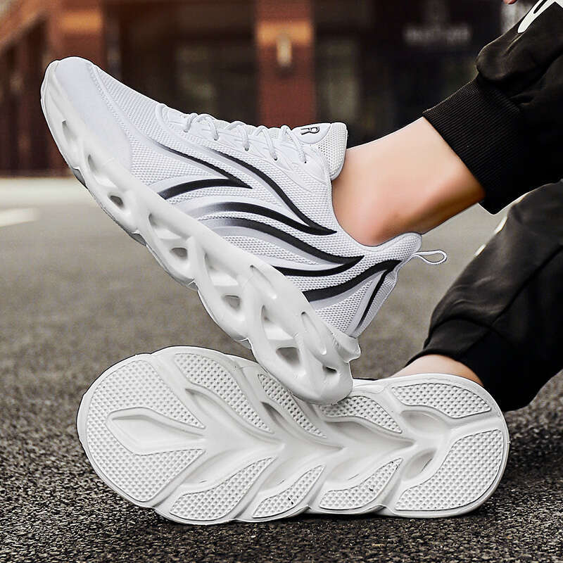 Men's Flame Printed Sneakers Flying W eave Sp orts Comfortable Running Outdoor Men Athletic Shoes