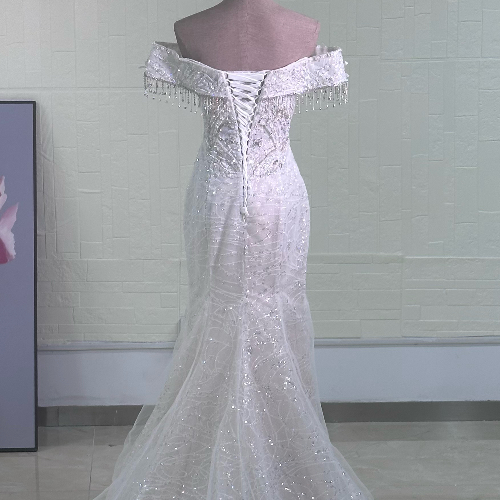 Luxury Off-Shoulder Mermaid Bridal Dress Featuring Diamond Chain Accent for Weddings and Events