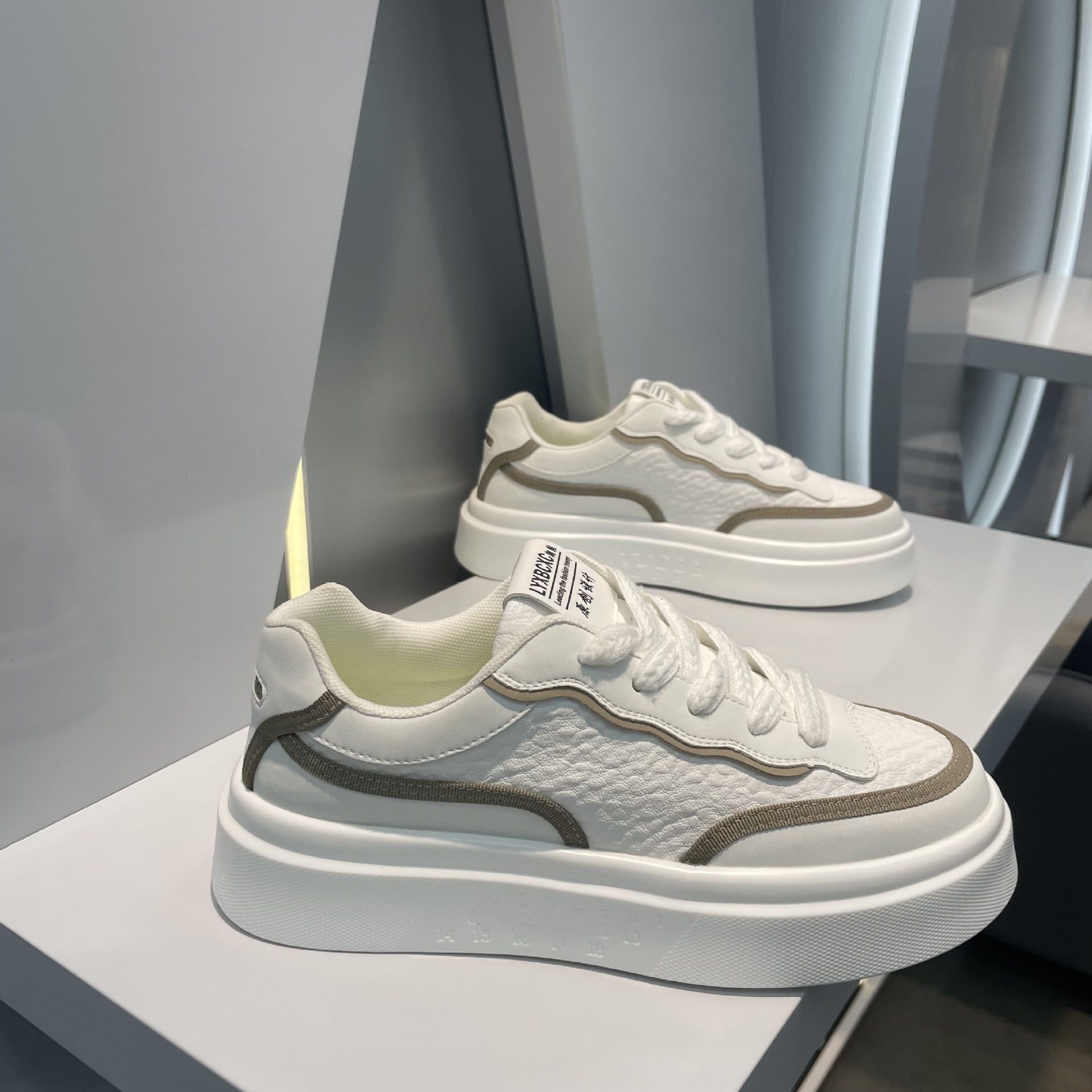 Ddmybear Fashionable And Versatile White Autumn New Item, Leather Surface Splicing, Comfortable Soft Soled Board Shoes, Men's Shoes Chinese Brand