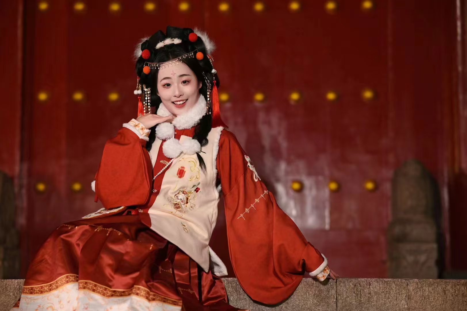 Traditional Chinese Hanfu Women's Embroidered Ming Style Bijia and Mamian Skirt Set for Winter - Fu Long Naonao New Year Outfit