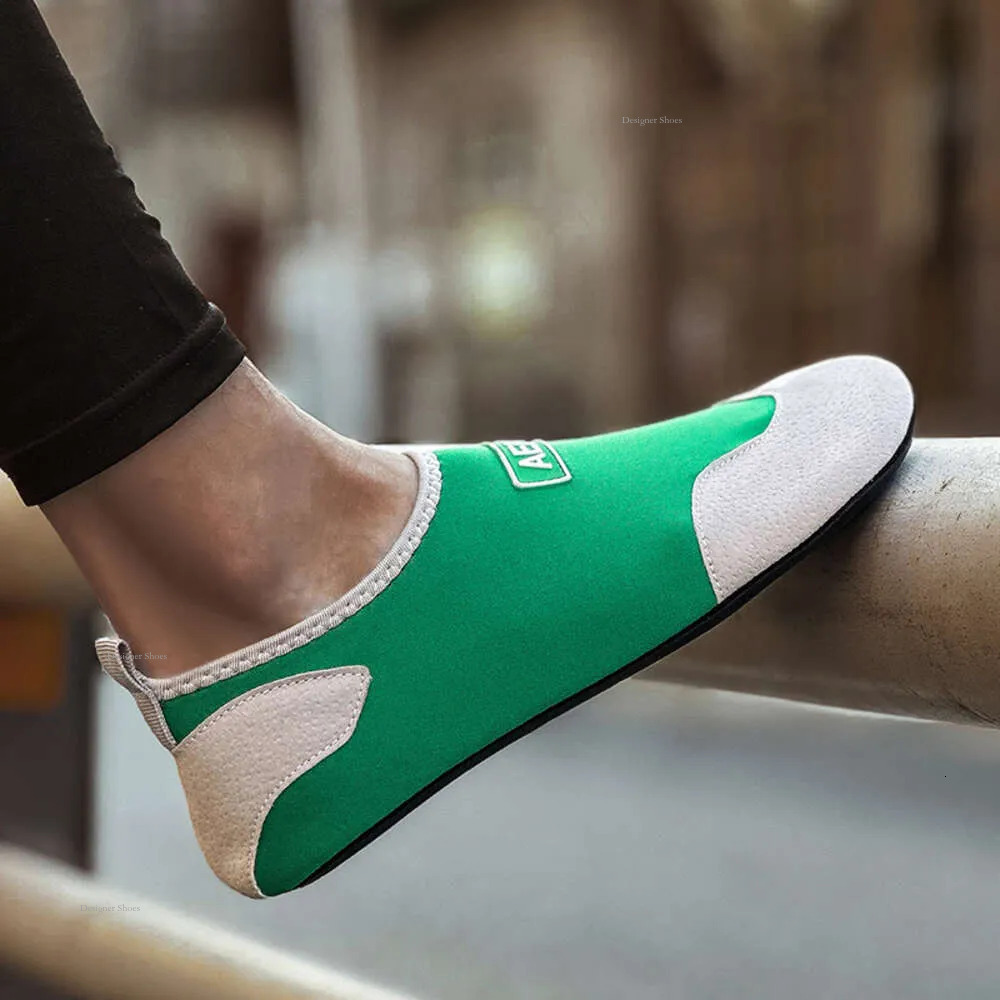 Water MAEDEF Light Shoes Women Swimming Diving Aqua Beach Sandal Shoe For Men Seaside Non-Slip Sneakers Socks Slipper