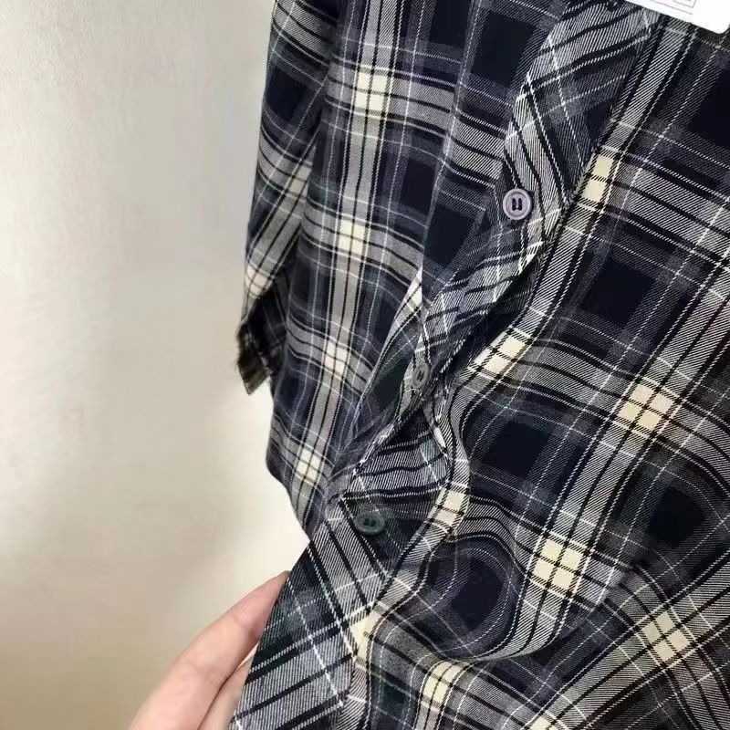 Plaid shirt women's summer new design sense niche wear sunscreen women's shirt designer high sense long sleeve jacket.