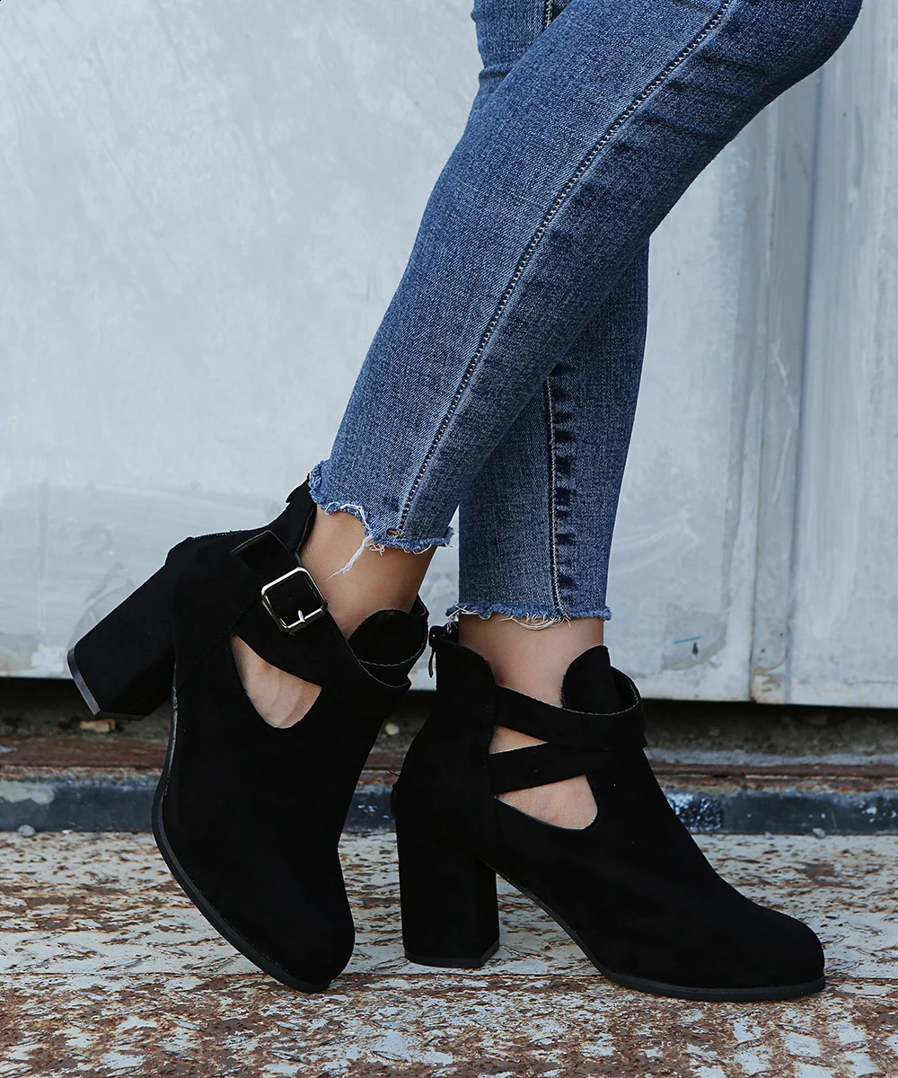 Autumn and winter round toe comfortable and sexy hollow warm solid color square high heels womens short boots 240914