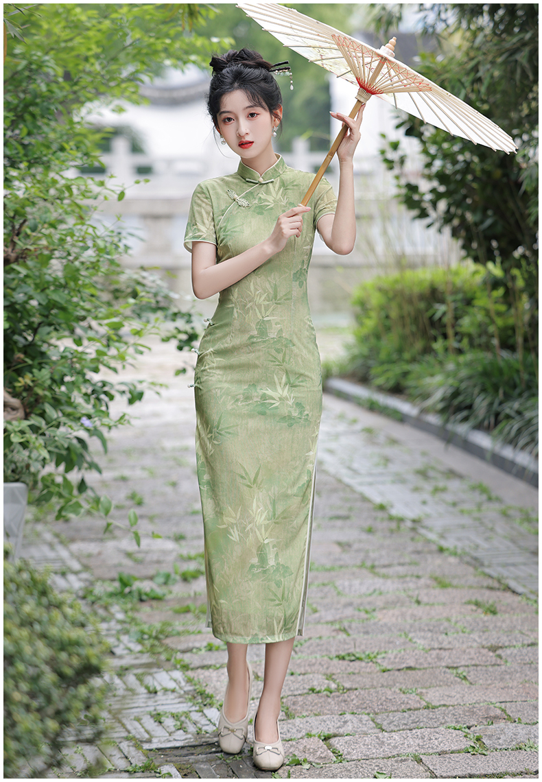 High-End Luck-Enhancing Green Qipao Dress Daily Wear - Get a Free Fortune Bead Bracelet