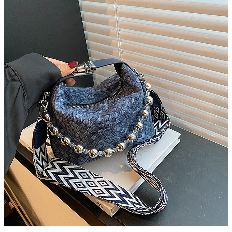 Chinese Pattern Beaded Handheld Bucket for Women's 2024 New Summer Chain Single Shoulder Crossbody Small Bag