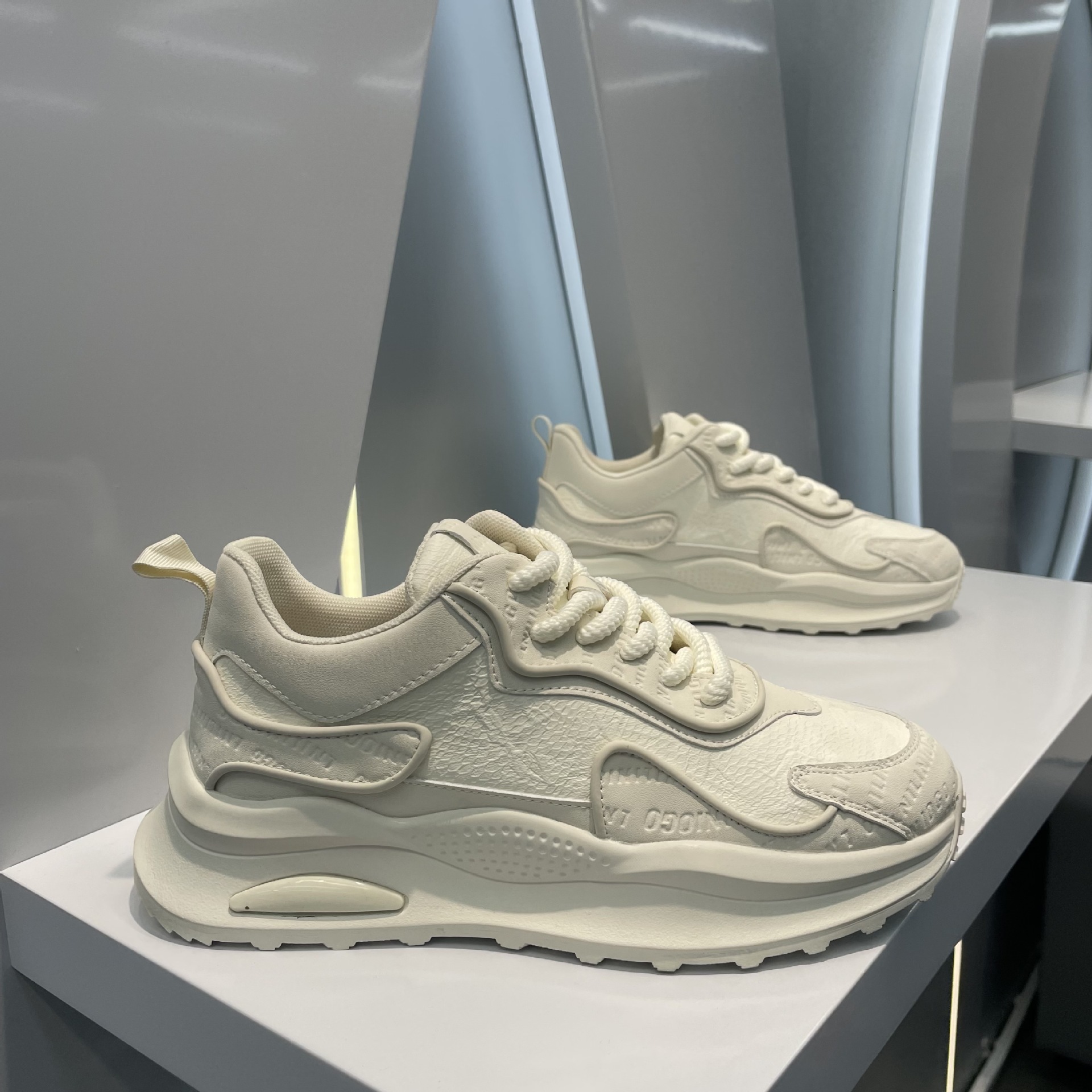 Ddmybear Trendy Men's Autumn Style, White Trendy Versatile Leisure Shoes, Thick Soled Height Increasing, Comfortable Sports Shoes Chinese Brand S