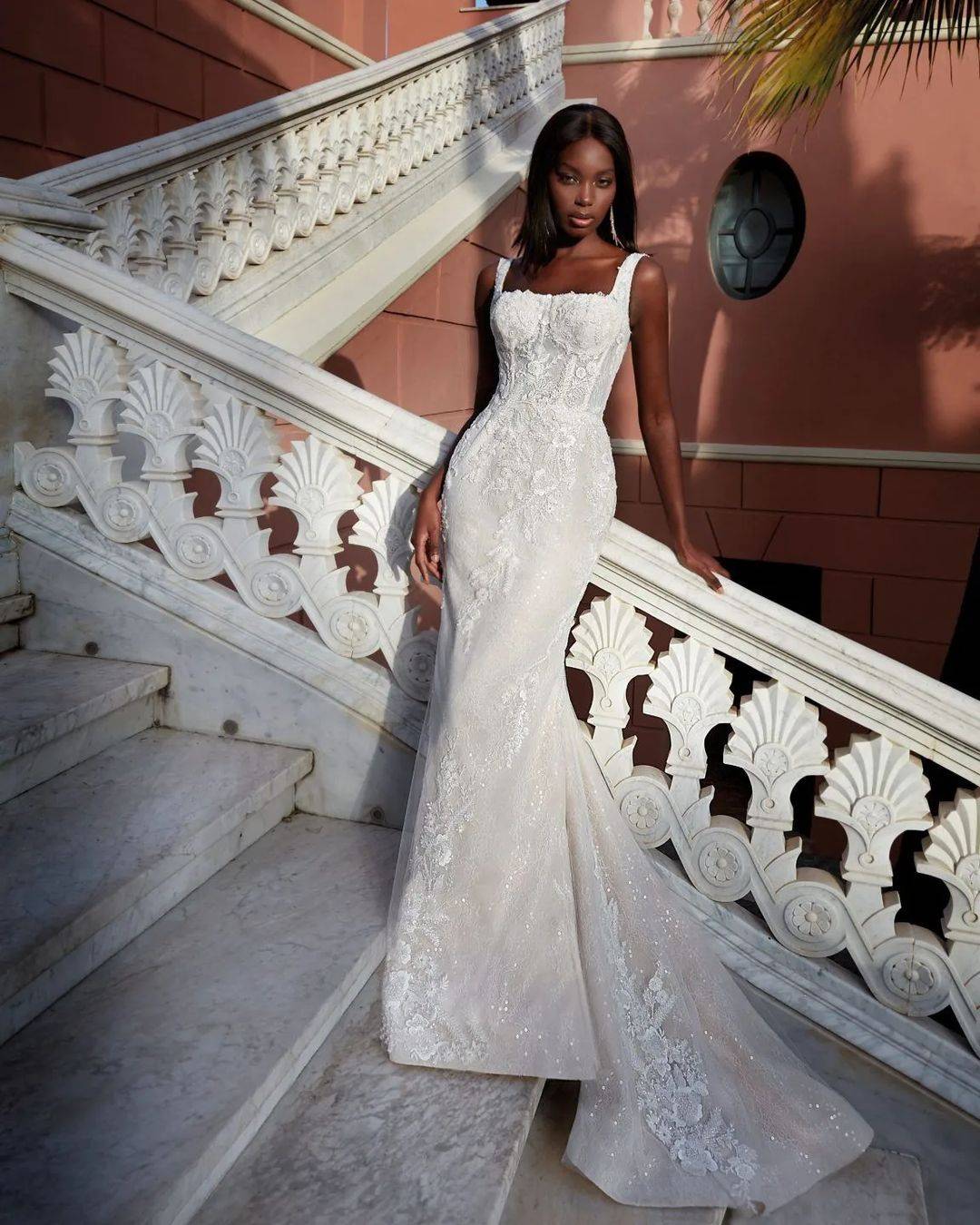 Modern Mermaid Wedding Dress Appliques Sequins Square Neck Bride Gown Ruffles Detachable Sweep Train Bridal Dresses Custom Made