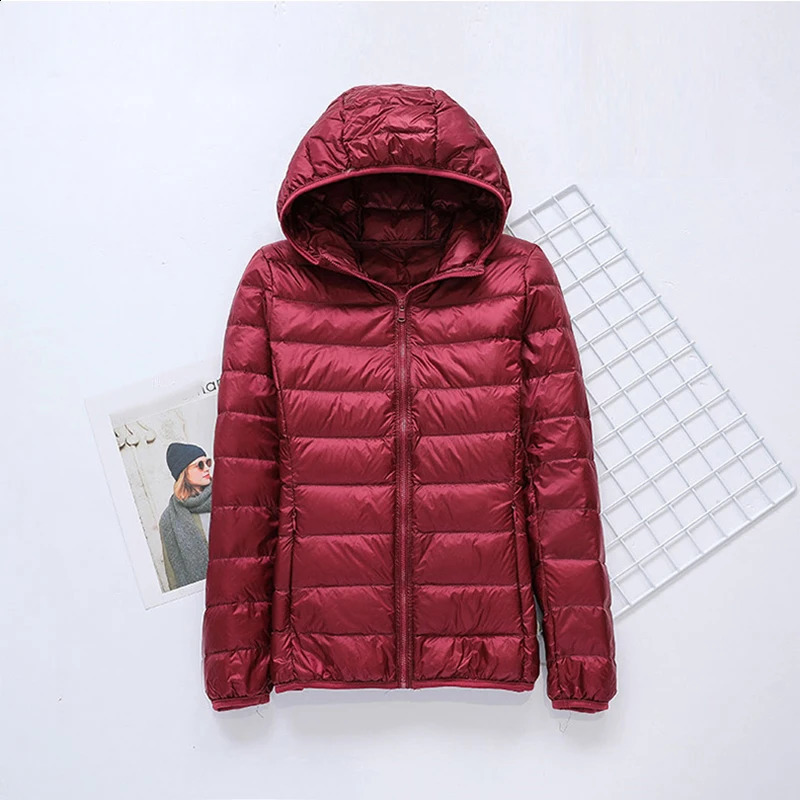 Ultra thin down jacket for women autumn winter short hooded warm white duck down jacket for women 240913