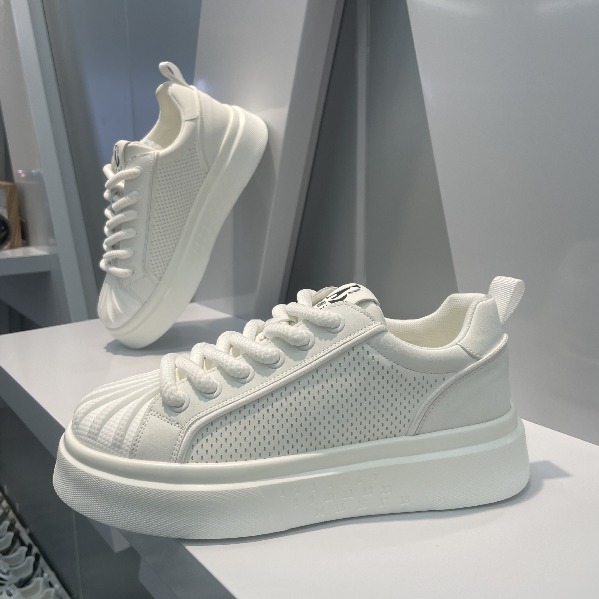 Ddmybear Autumn New Hole Splicing Casual High-End Soft Soled Sports Board Shoes, Breathable Men's Comfortable Trendy Shoes Chinese Brand Shoes F9