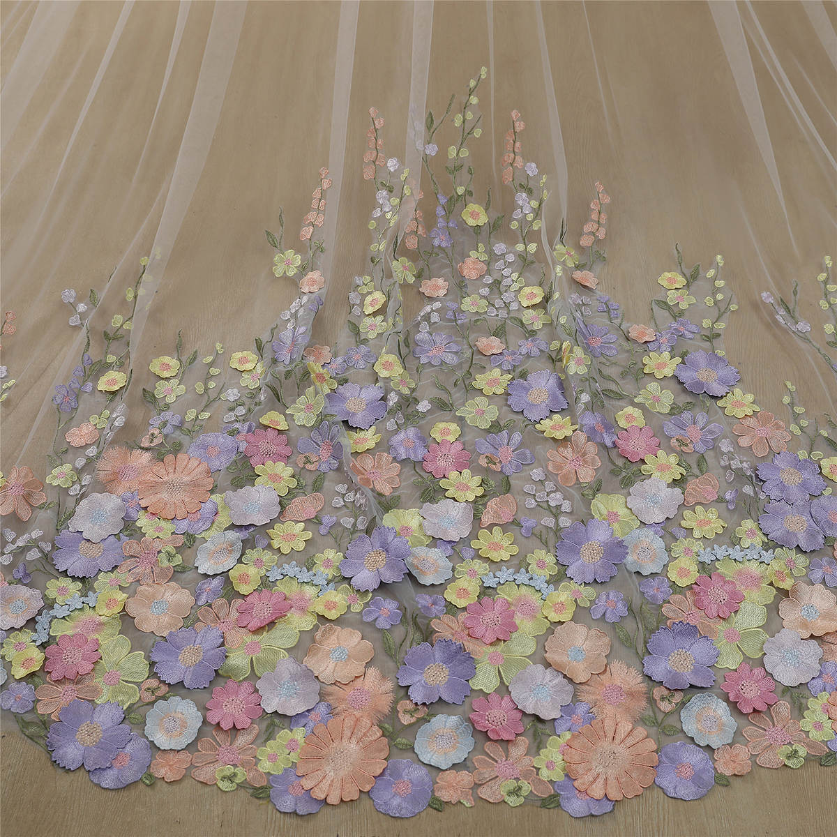 Colorful Wedding Veil Appliques One Layer Long Cathedral Length Veils Applique Edge With Comb Custom Made High Quality