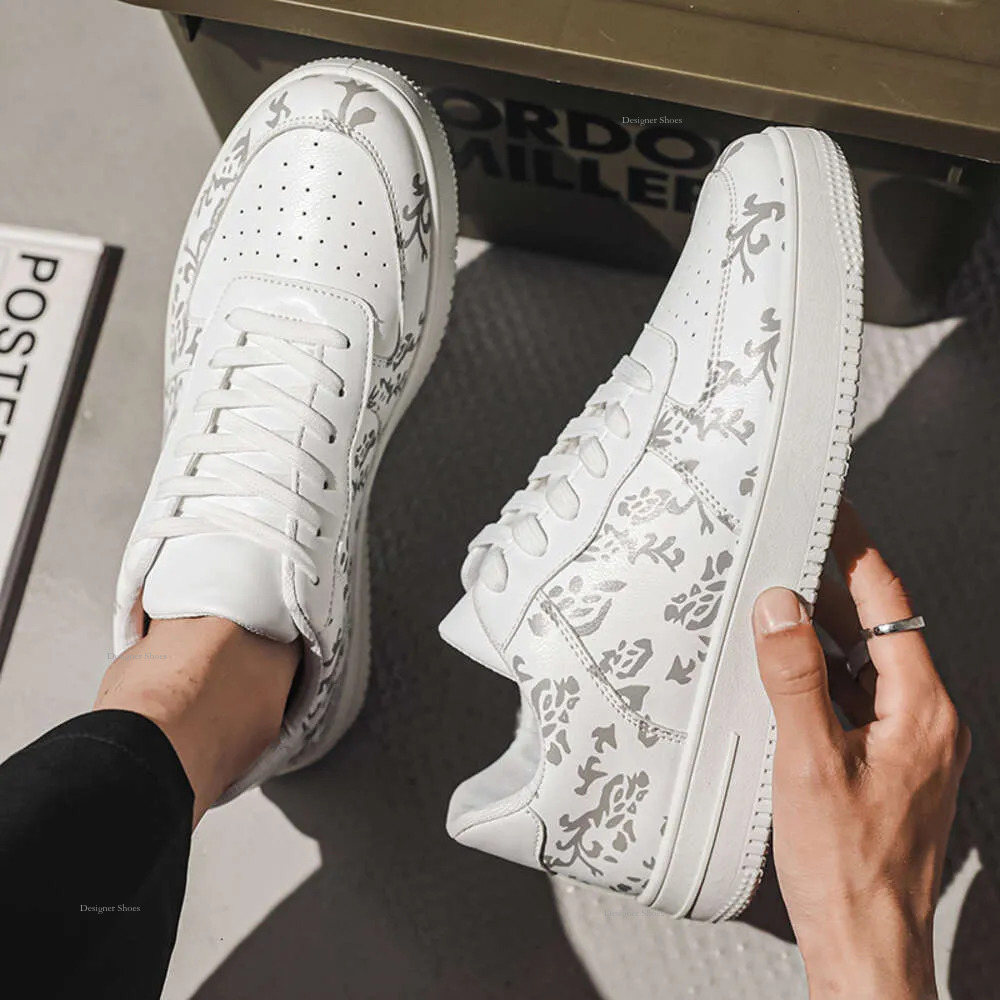 Skate Casual Mens Fashion Sneakers For Youth Breathable White Flower Flats Height Increase Student Force Shoes ce