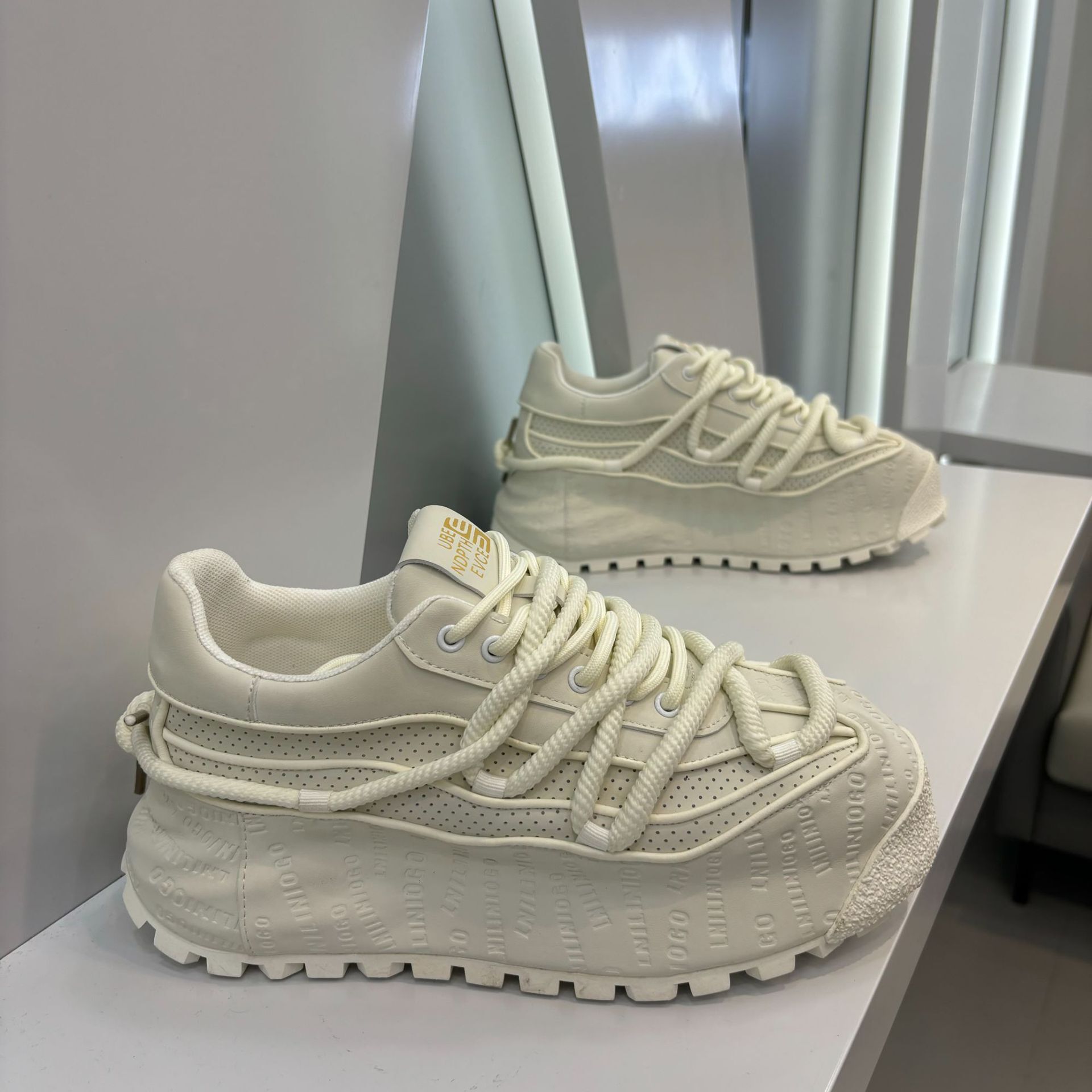 Ddmybear Fashionable Thick Sole, Breathable, Low Cut Casual Sports Shoes, Versatile For Daily Use, Autumn New Item, Youth Men's Shoes Chinese Bra