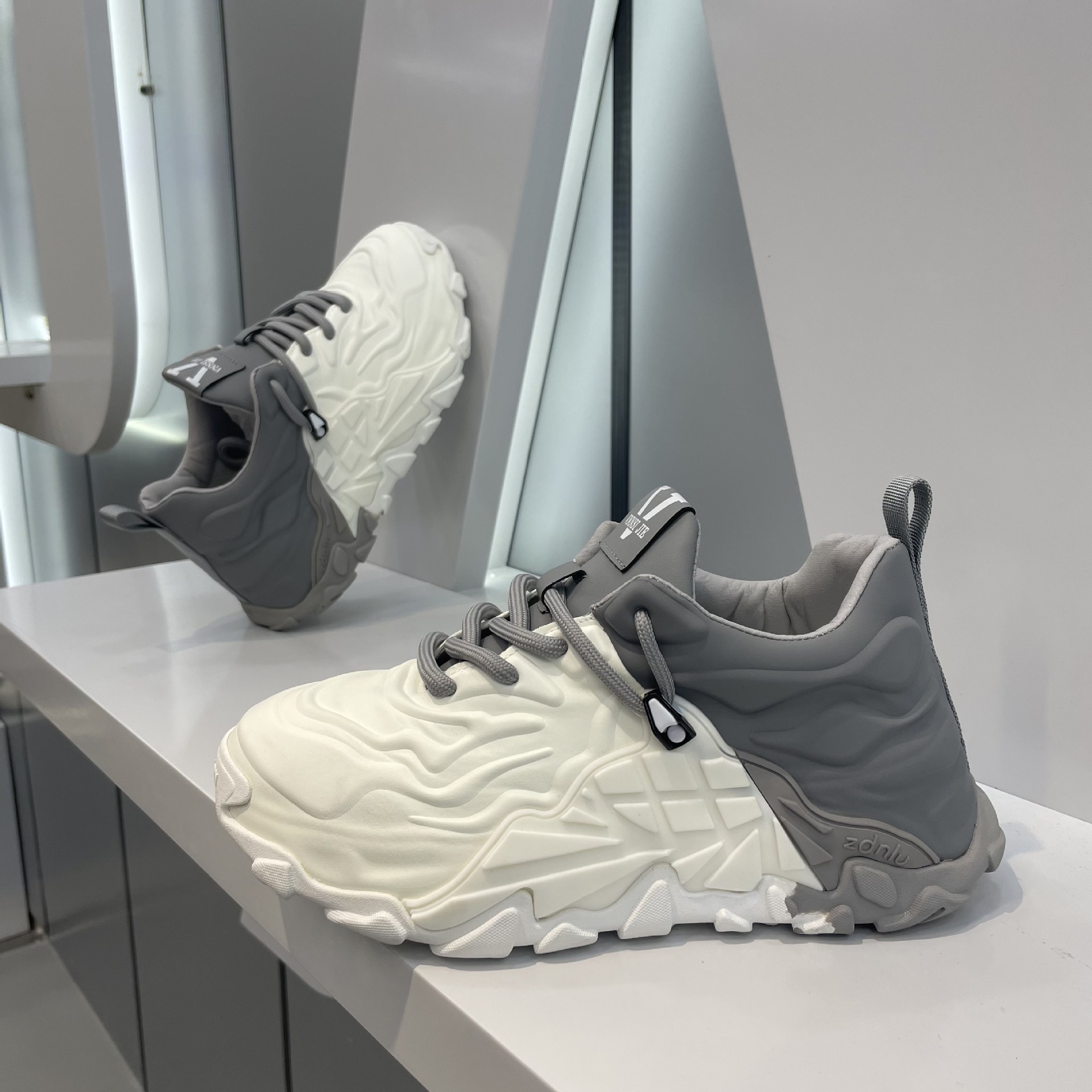 Ddmybear Mech Dad 2024 Versatile Men's Thick Soled Interior Height Increasing Casual Shoes Chinese Brand Shoes F915-189