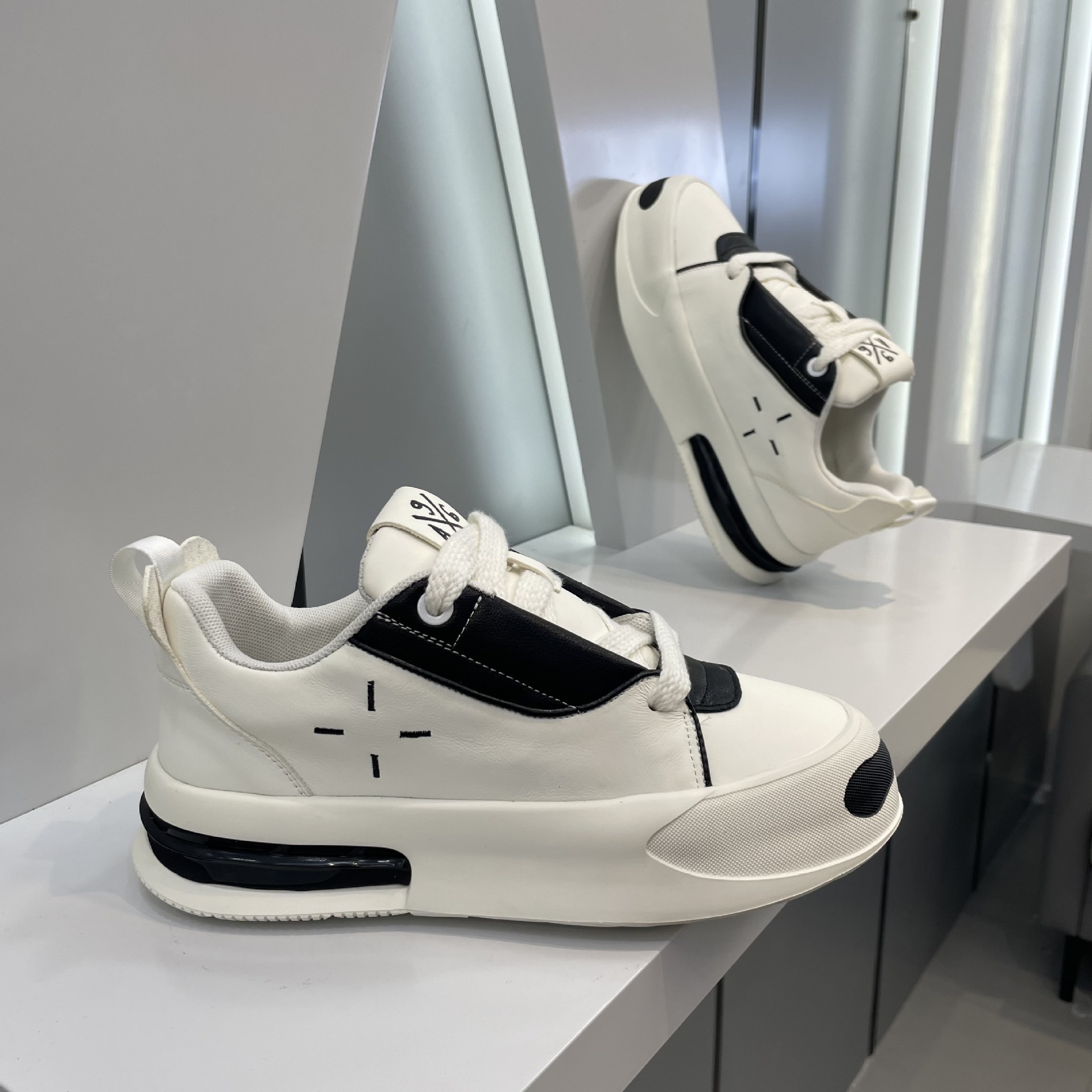 Ddmybear Board Autumn 2024 New Leather Breathable White Thick Sole Height Increasing Casual Trend Men's Shoes Chinese Brand Shoes F915-179