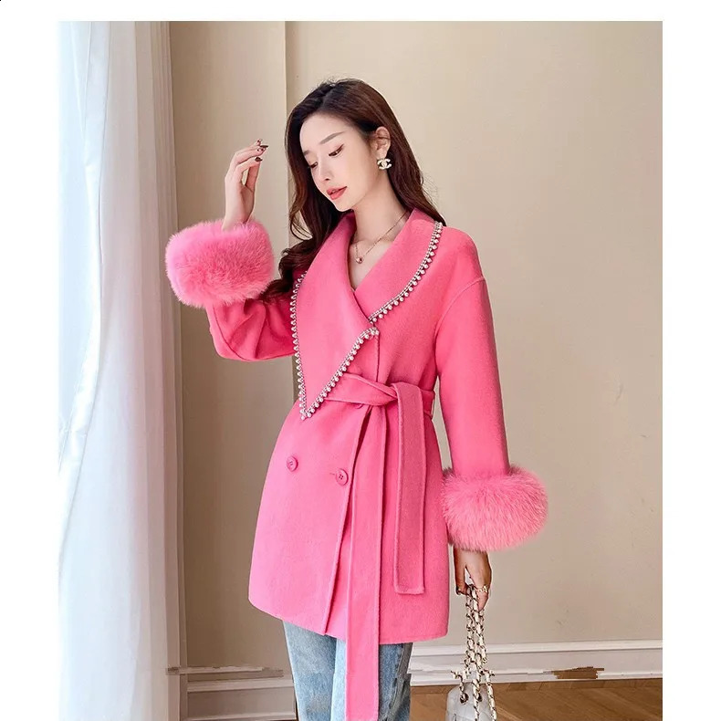 Office Lady Mid-Length Beaded Coat Autumn Winter Fashion Faux Fox Fur Stitching Long-Sleeved Woolen Coats and Jackets Women 240911