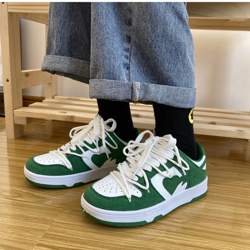 women White shoe Women Sneakers 2024 The New Lace-UpThick Bottom Woman Vulcanize Shoes Breathable Platform shoes