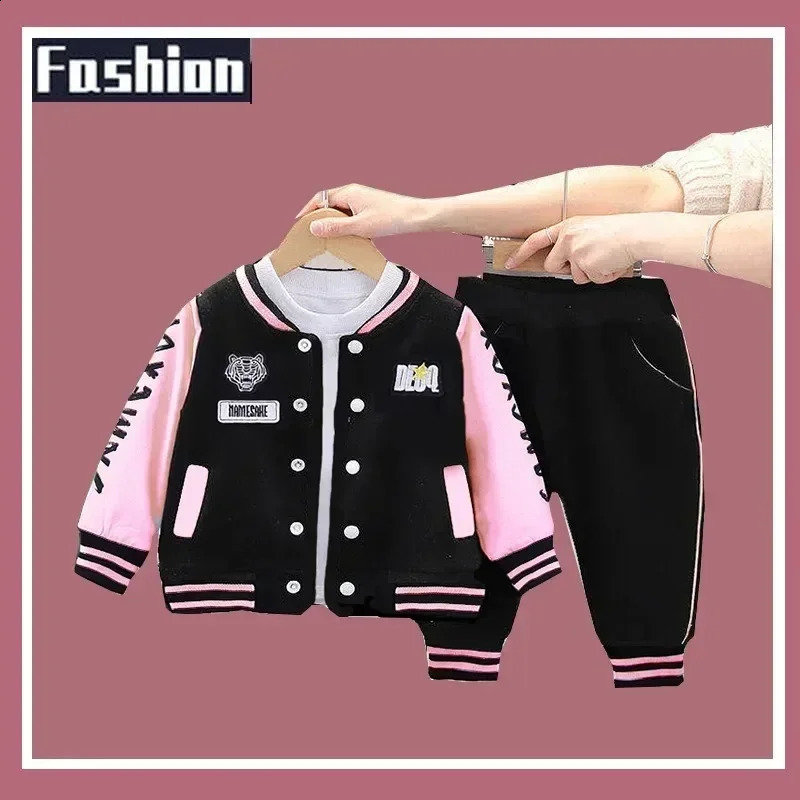 Autumn and winter baby boy and girl clothing set baby sports baseball uniform cardigan wool sweater tiger jacket top and pants set childrens clothing 