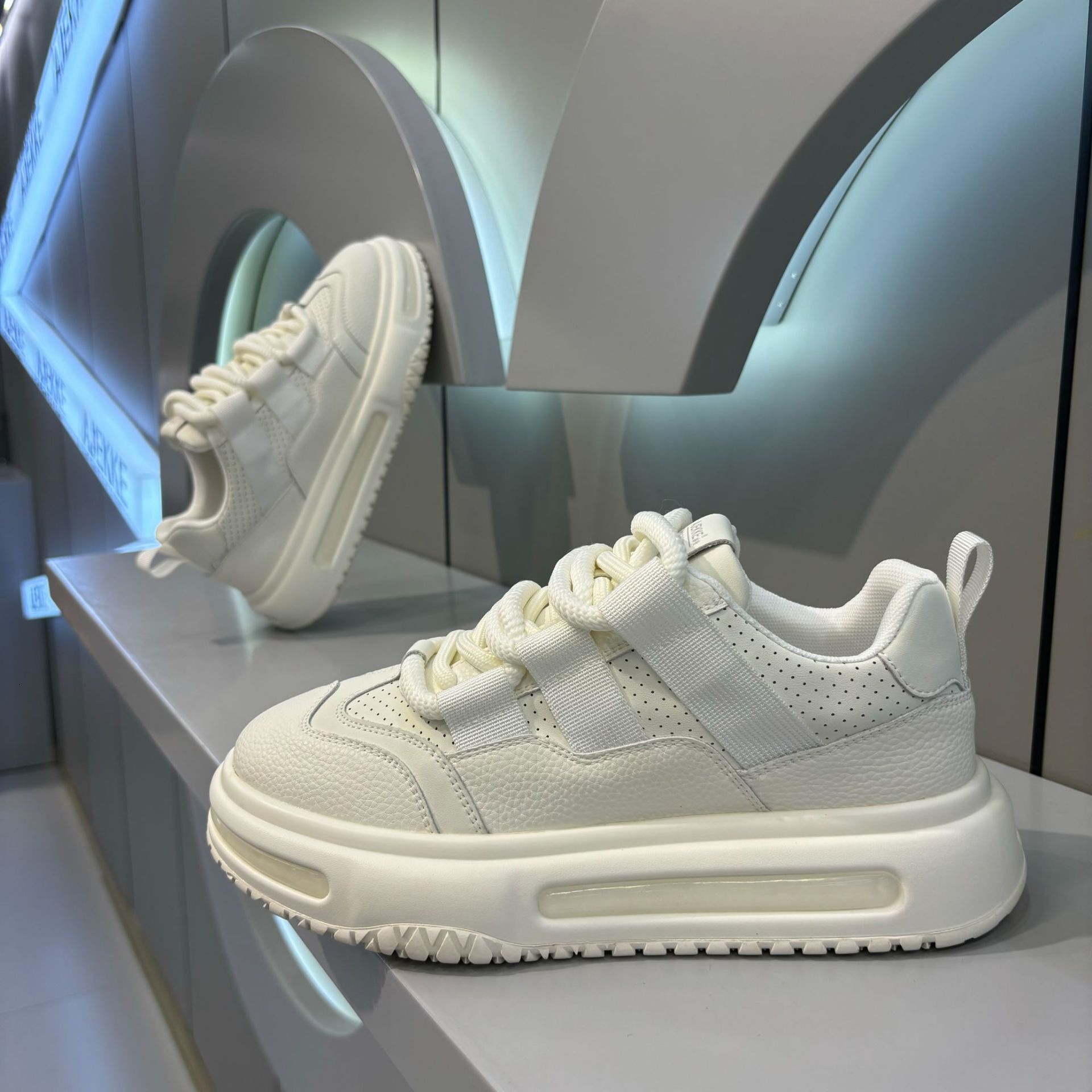Ddmybear Trendy Brand White 2024 Autumn New Style Fashionable Splicing Air Cushion Thick Sole Height Increasing Casual Men's Shoes Chinese Brand 