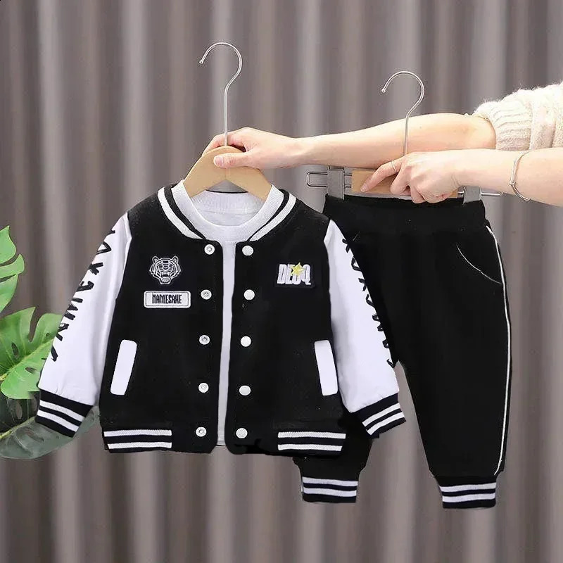 Autumn and winter baby boy and girl clothing set baby sports baseball uniform cardigan wool sweater tiger jacket top and pants set childrens clothing 