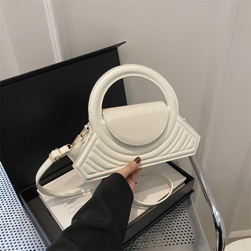 Small with niche design 2024 new spring/summer versatile high-end single shoulder bag popular crossbody handbag for women