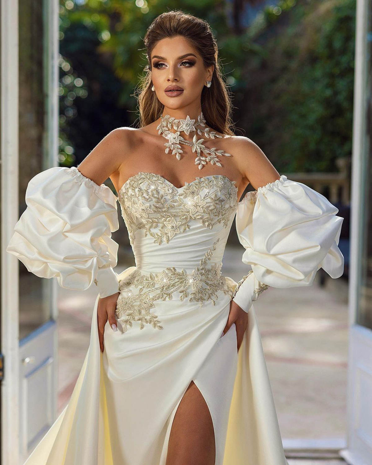 Illusion Mermaid Wedding Dress Appliques Beaded Strapless Strap Bride Gowns Ruched Pleats Sweep Train Bridal Dresses Custom Made