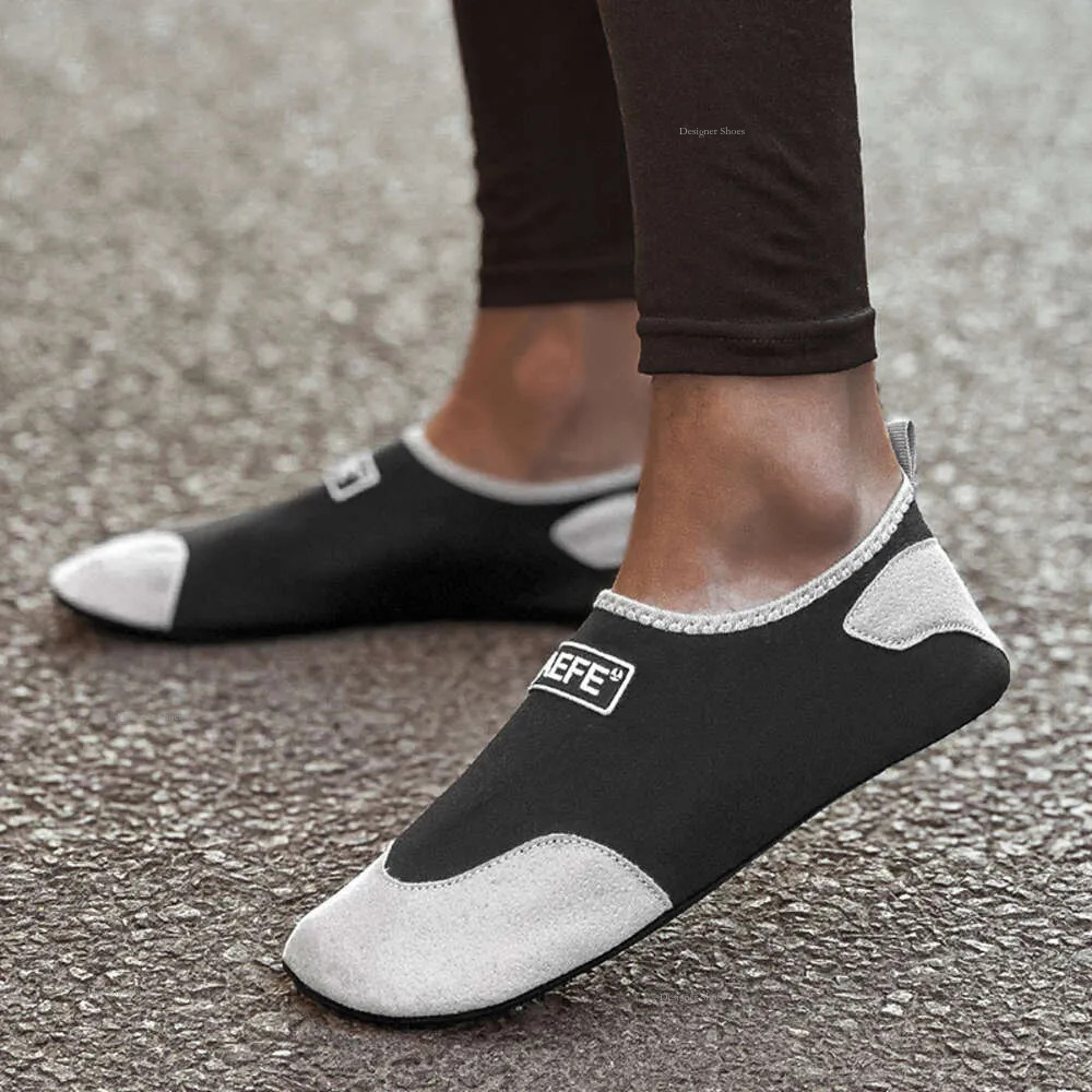 Water MAEDEF Light Shoes Women Swimming Diving Aqua Beach Sandal Shoe For Men Seaside Non-Slip Sneakers Socks Slipper