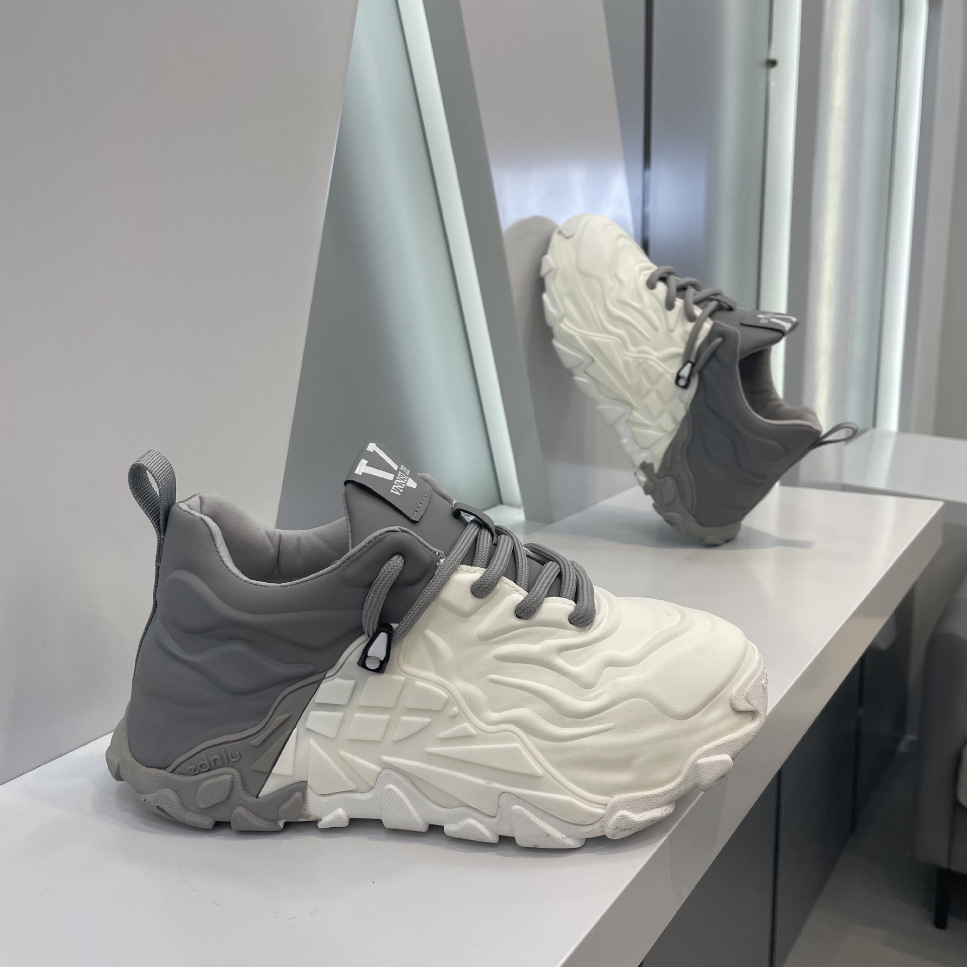 Ddmybear Mech Dad 2024 Versatile Men's Thick Soled Interior Height Increasing Casual Shoes Chinese Brand Shoes F915-189