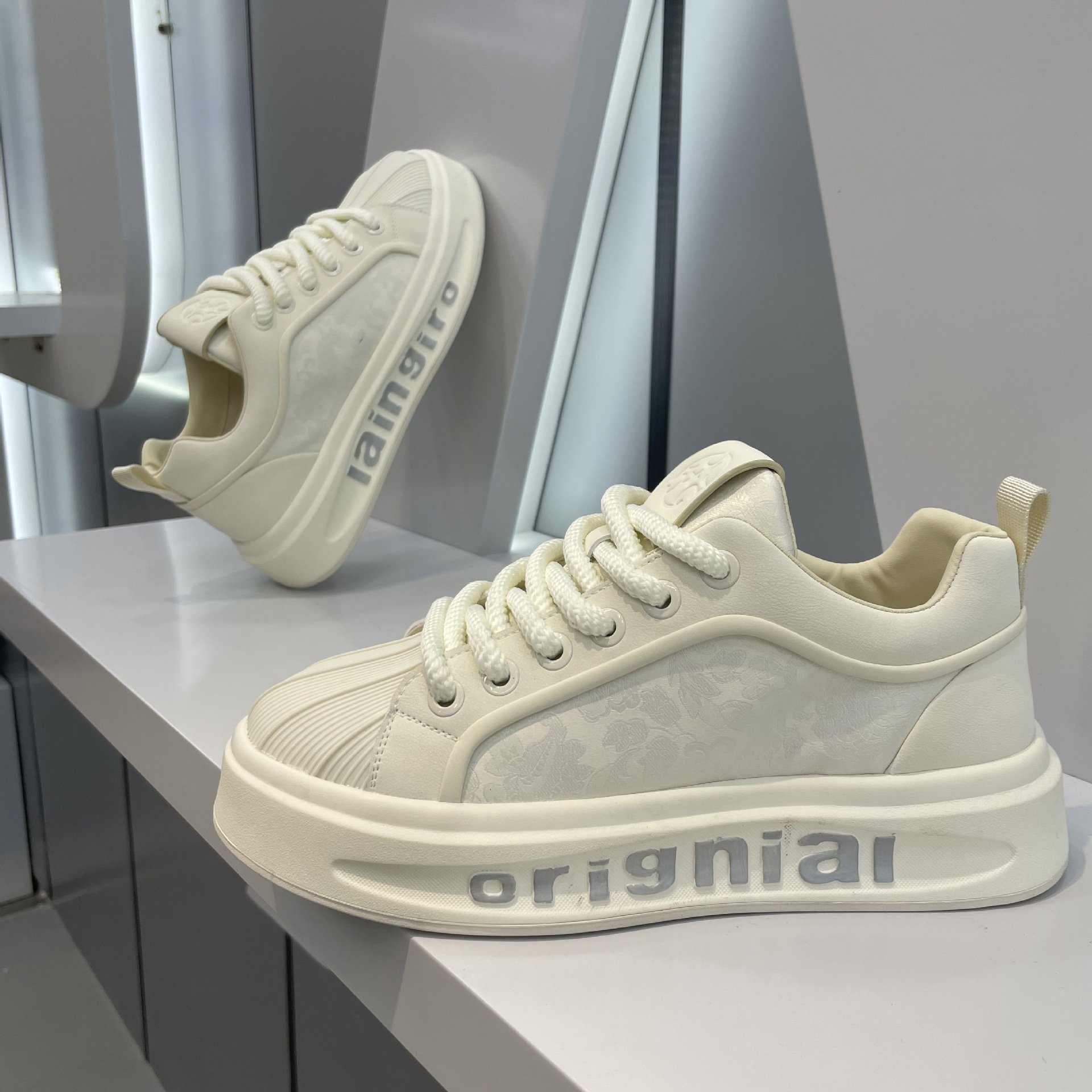 Ddmybear 2024 Autumn New Brand White Fashion Trend Versatile Embroidered Printed Casual Board Internet Red Trendy Men's Shoes Chinese Brand Shoes