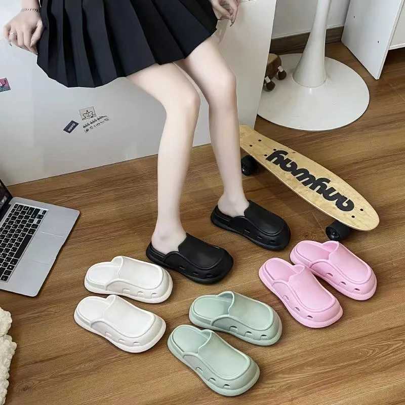 New Thick Bottom Closed Toe Porous Shoes Women New Nurse Good-looking Soft Bottom Non-Slip Simple Outer Wear Sandals M240914