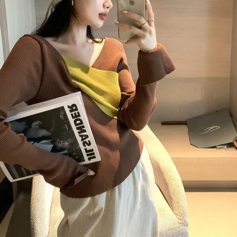 Women Autumn Winter Fashion Slim Patchwork Vneck Long Sleeve Knitwear Clothes Temperament Allmatch Trend Knitting Tops 240904