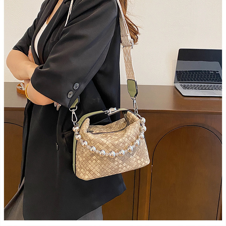 Chinese Pattern Beaded Handheld Bucket for Women's 2024 New Summer Chain Single Shoulder Crossbody Small Bag
