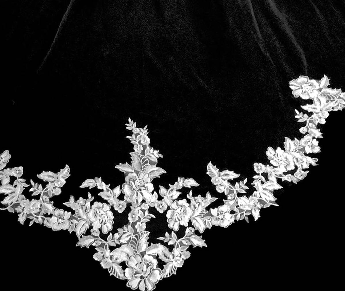 Simple Wedding Veil Appliques One Layer Long Chapel Length Bridal Veils Applique Edge Wedding Accessories Custom Made