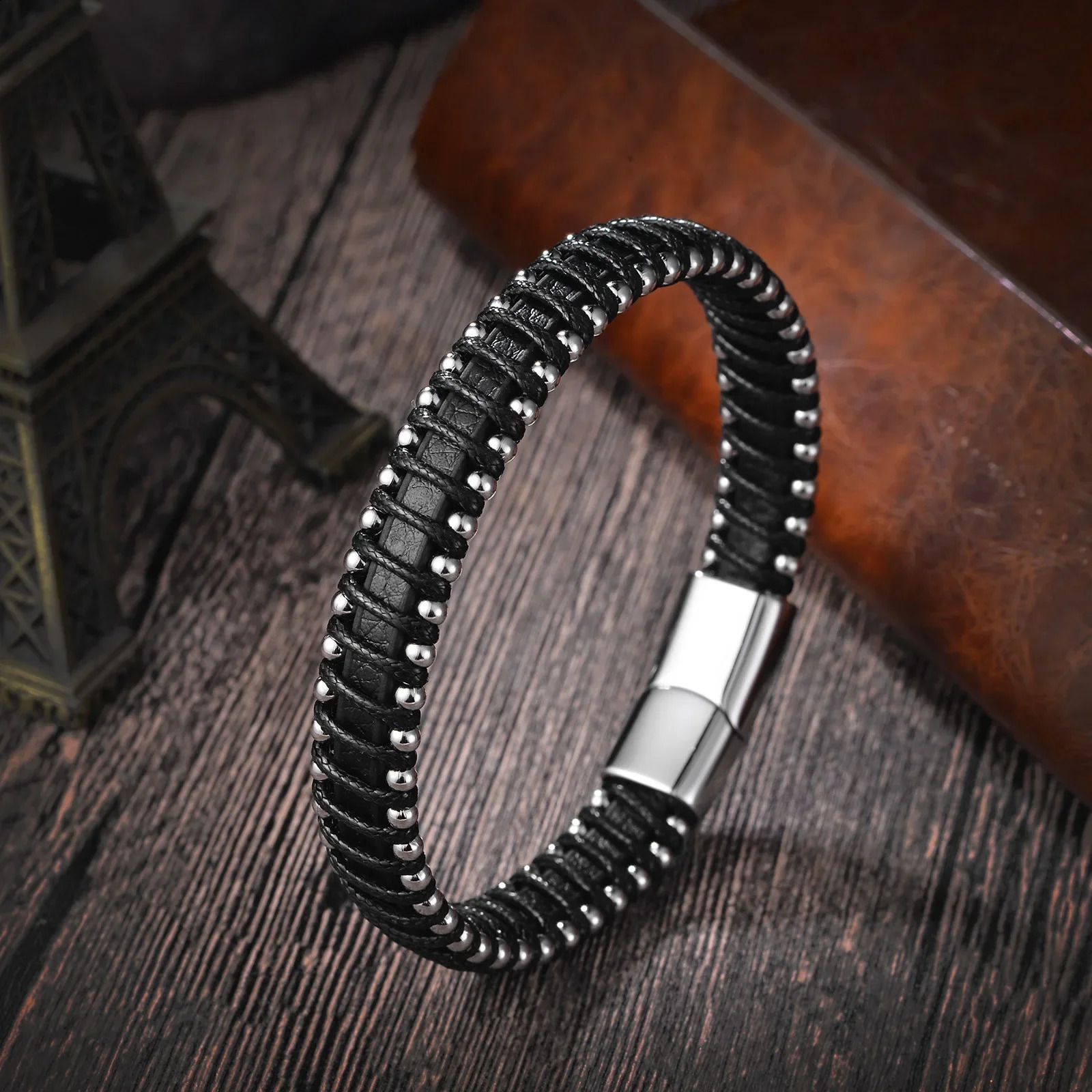 Woven rope woven black leather mens bracelet punk style stainless steel bracelet used for friends charm fashion jewelry gifts 240914