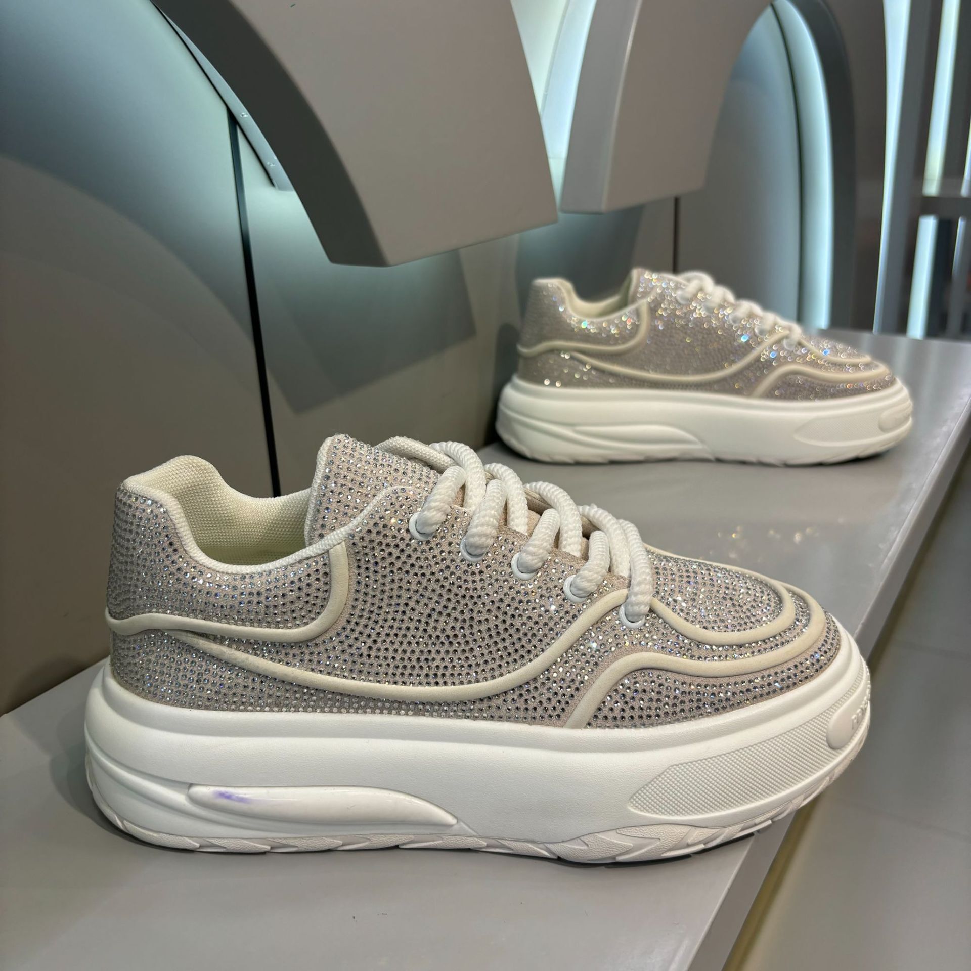 Ddmybear Spring And Autumn Fashionable Lace Up Style, Thick Soled Height Increasing Sports Shoes, Ultra Soft Casual Trendy Men's Shoes Chinese Br