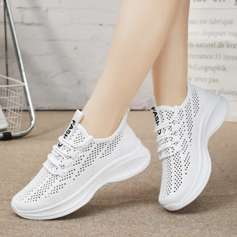 Women's casual mesh breathable lace up vulcanized shoes, women's platform comfortable sports shoes