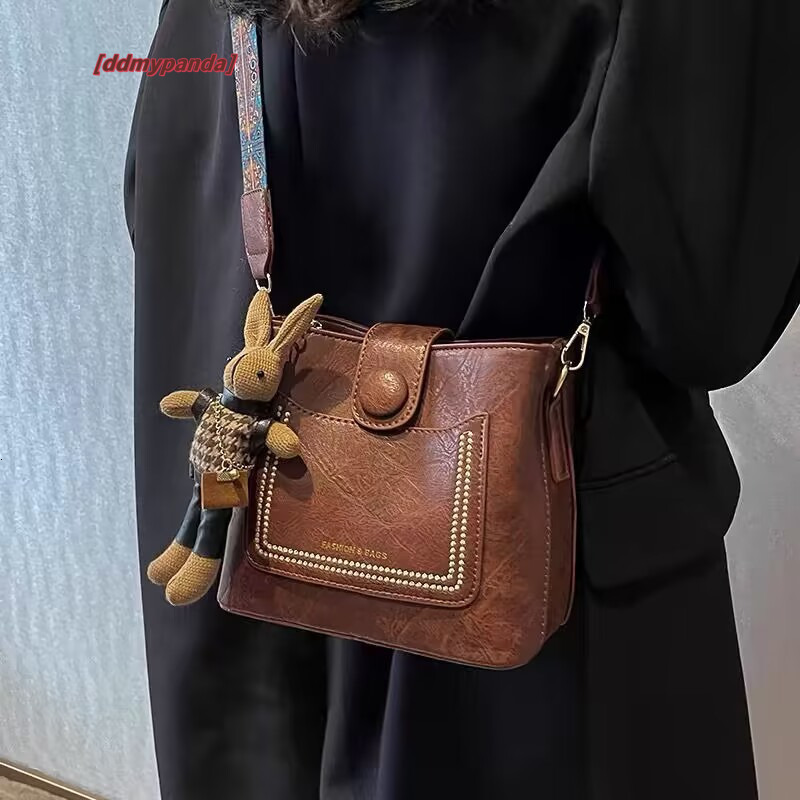 High end handbag for women 2024 new Korean version fashionable shoulder crossbody with niche design, hand-held bucket bag #29 ddmypanda