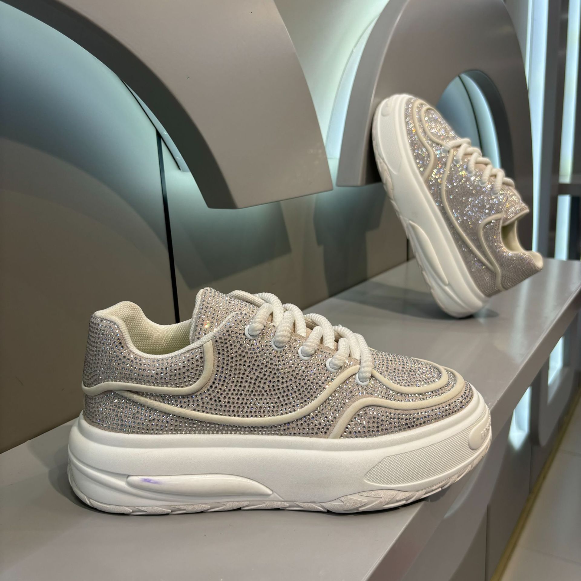 Ddmybear Spring And Autumn Fashionable Lace Up Style, Thick Soled Height Increasing Sports Shoes, Ultra Soft Casual Trendy Men's Shoes Chinese Br