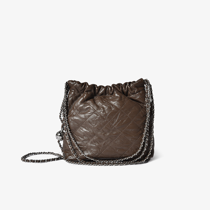 Bag 2024 summer new genuine women's niche high-end feeling first layer cowhide diamond grid chain soft leather bucket bag