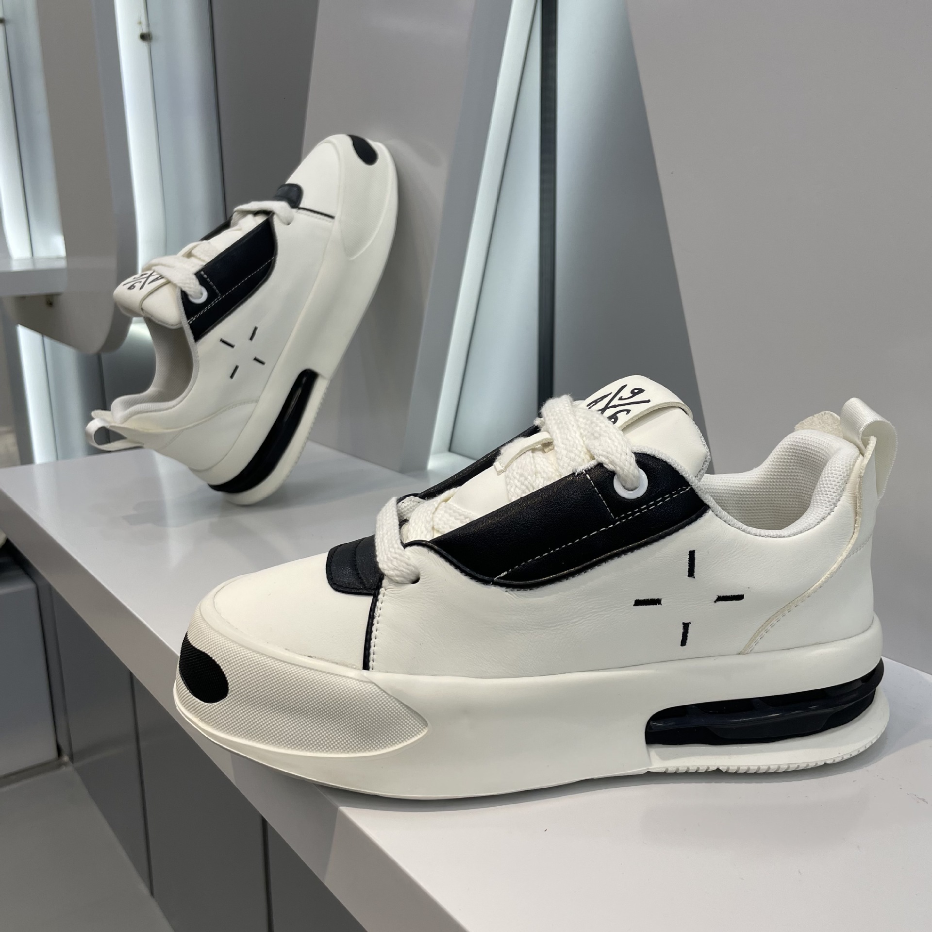 Ddmybear Board Autumn 2024 New Leather Breathable White Thick Sole Height Increasing Casual Trend Men's Shoes Chinese Brand Shoes F915-179