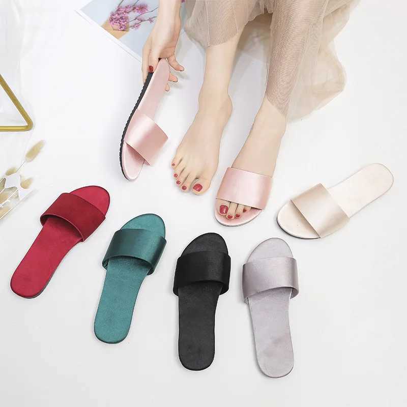 Summer New Home Slippers Fashion Flat Casual Satin Simulation Silk Slippers Indoor Non-slip Peep Toe Slides Wedding Flip Flops M250505