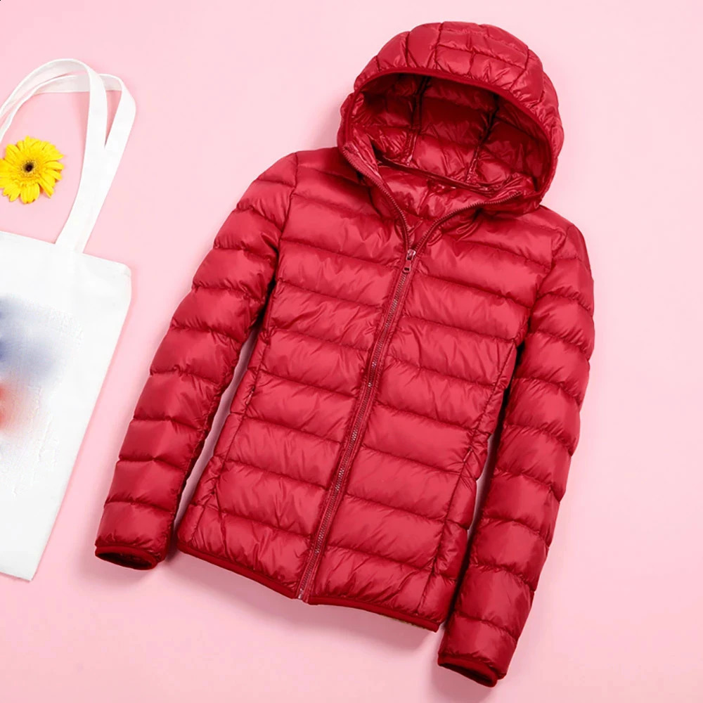 Winter womens Ultralight thin down jacket white duck down jacket long sleeved warm jacket Parka womens jacket 240913