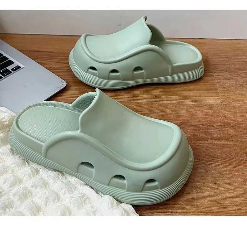 New Thick Bottom Closed Toe Porous Shoes Women New Nurse Good-looking Soft Bottom Non-Slip Simple Outer Wear Sandals M240914