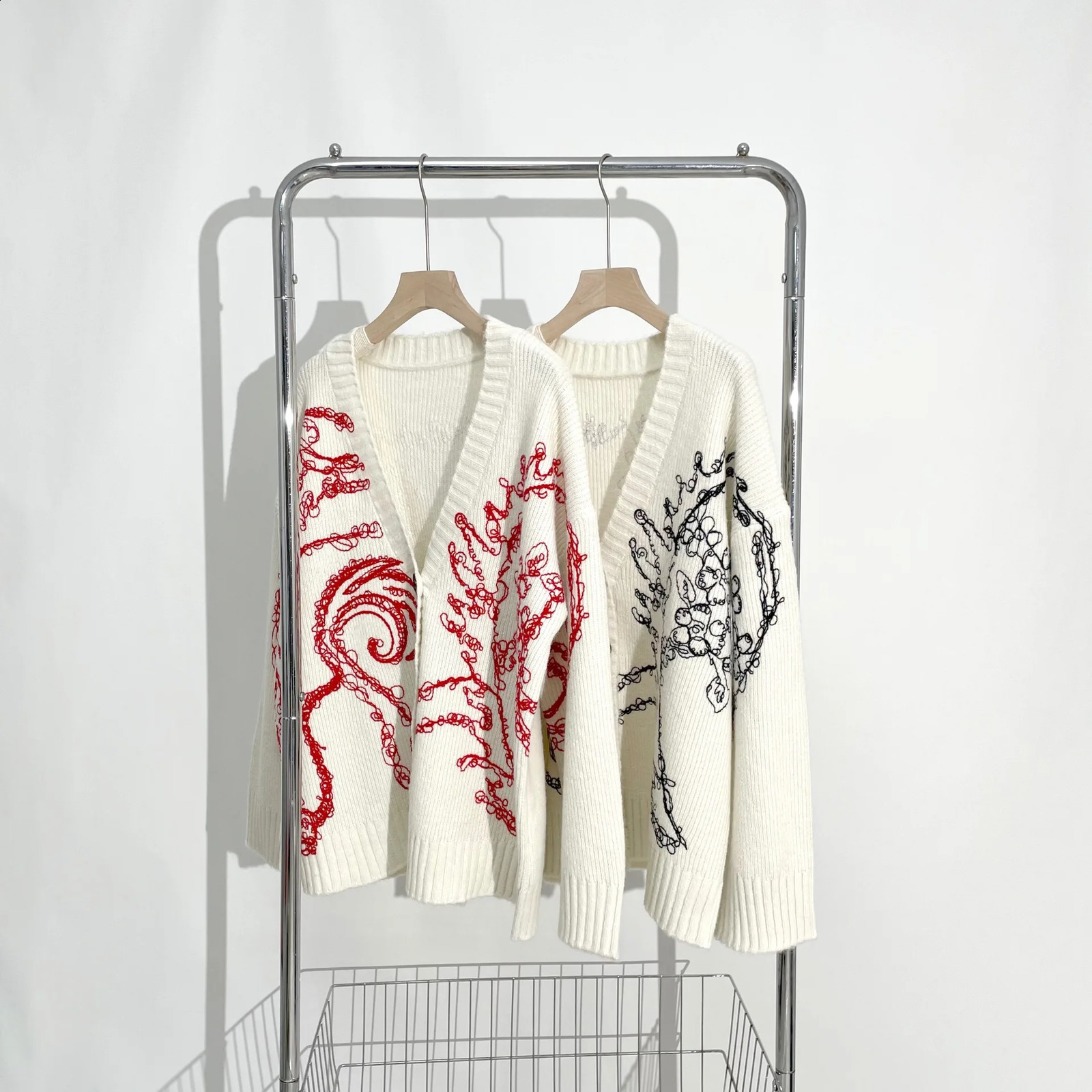 Spring Colorful Dragon Sweater Floral Wool Blended Embroidered Knitted Cardigan for Women 240904