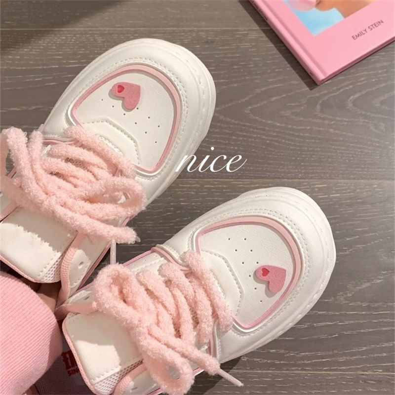 White Pink Women's Sports Shoes Kawaii Heart Platform Sneakers Korean Fashion Lolita Footwear Vintage Vulcanize Casual Flats