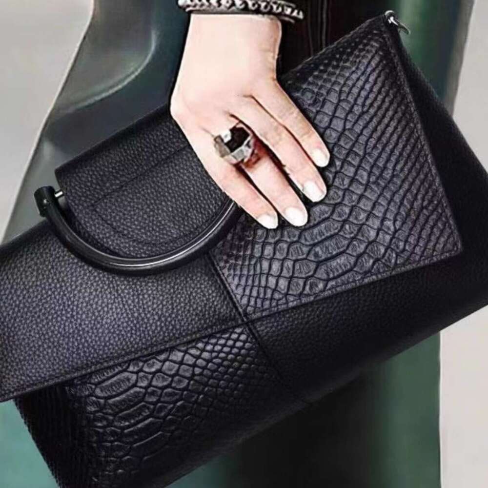 AMZZ Light Luxury 2024 New Large Capacity Banquet Handbag Crocodile Pattern Women's Fashion Style Crossbody Bag for Women