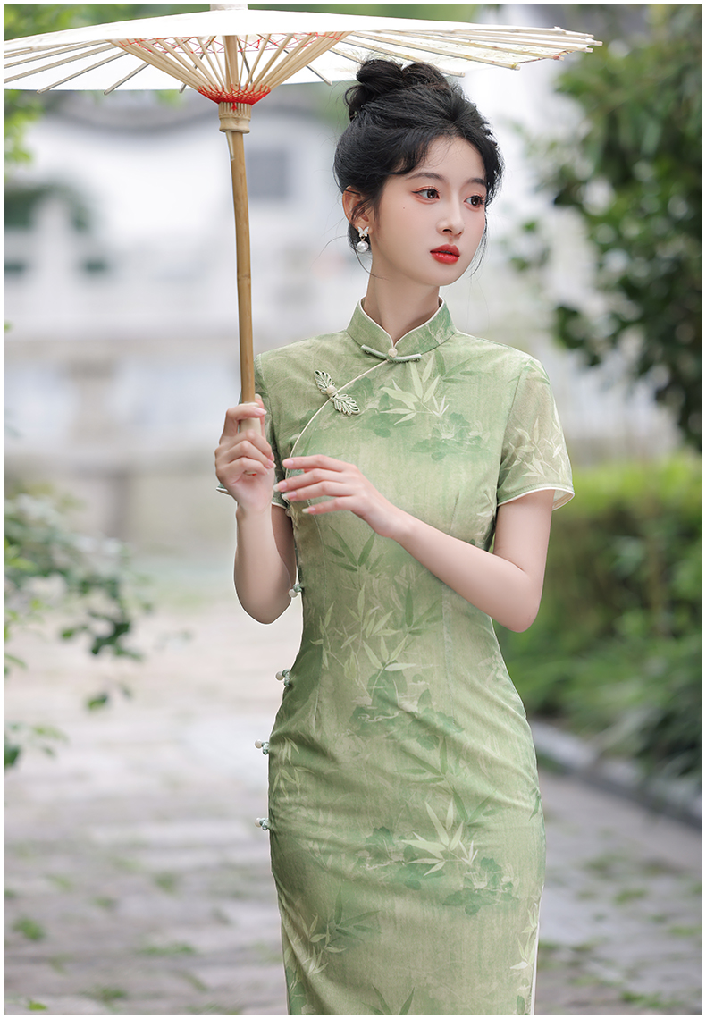 High-End Luck-Enhancing Green Qipao Dress Daily Wear - Get a Free Fortune Bead Bracelet