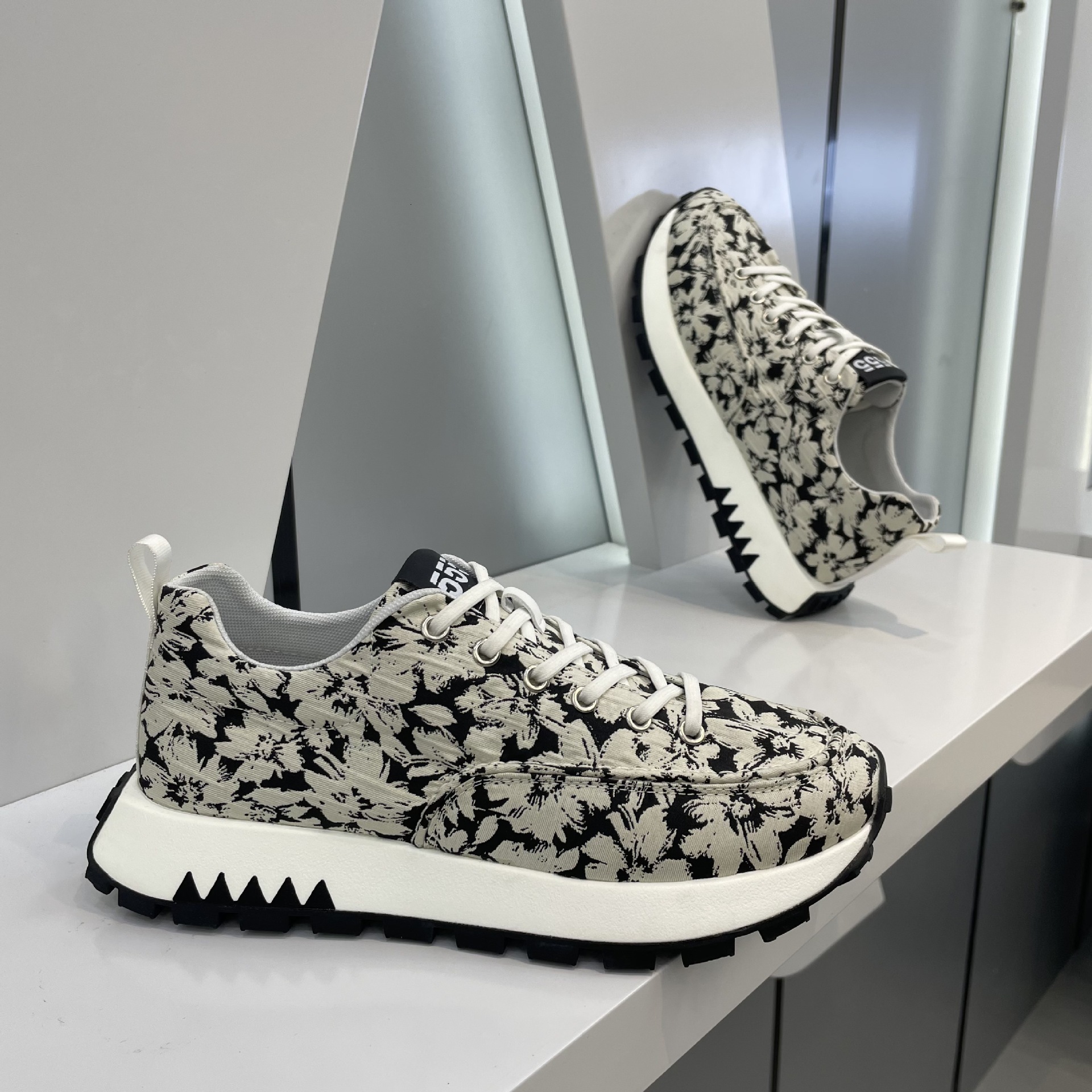Ddmybear Spring And Autumn 2024 New Trendy Printed Board Soft Soled Lightweight Casual Men's Breathable Sports Shoes Chinese Brand Shoes F915-209