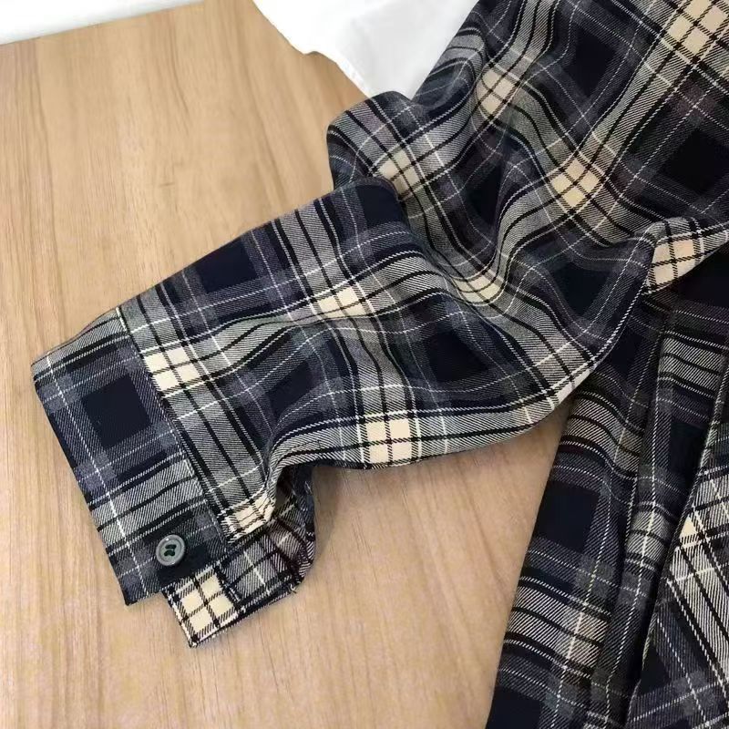 Plaid shirt women's summer new design sense niche wear sunscreen women's shirt designer high sense long sleeve jacket.